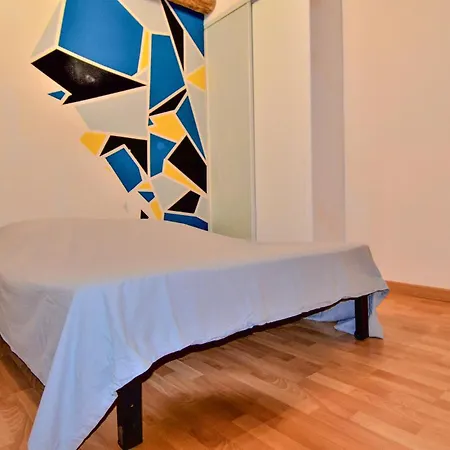 Holiday home Stunning In Laudun-lardoise With Wifi Laudun